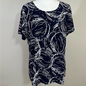 J M Collection sz lg top in navy with abstract white circles